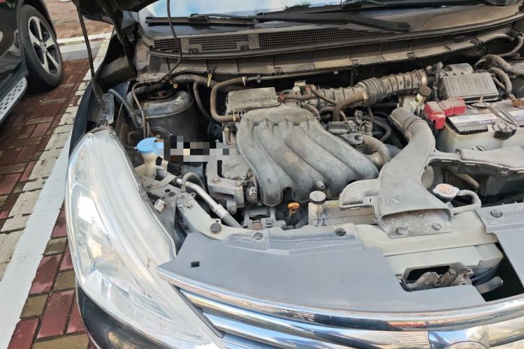 Used Nissan Livina 2013 1.6XE Manual Comfort Edition Engine Bay Right