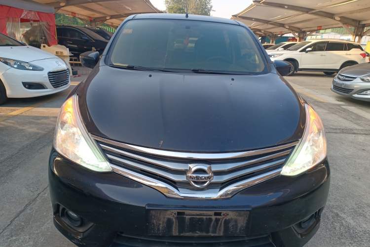 Used Nissan Livina 2013 1.6XE Manual Comfort Edition Exterior 1