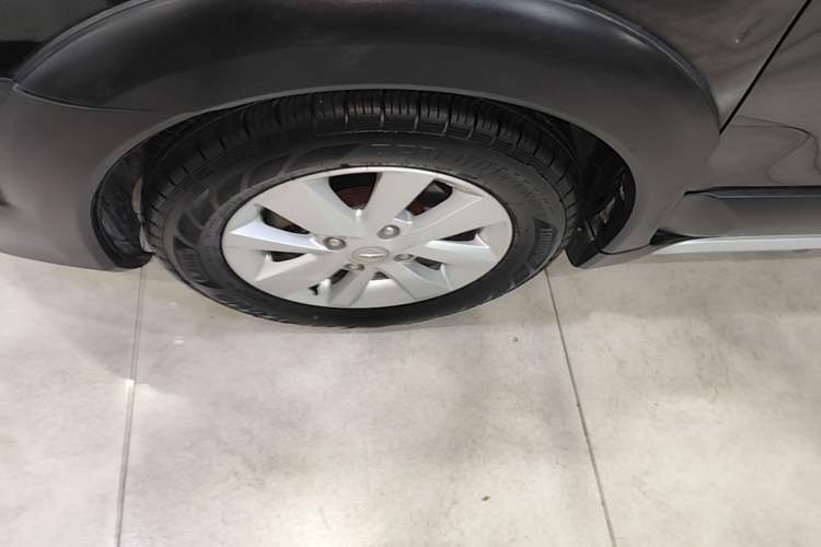 Used Nissan Livina 2013 Jinrui 1.6XL CVT Comfort Edition Exterior 4