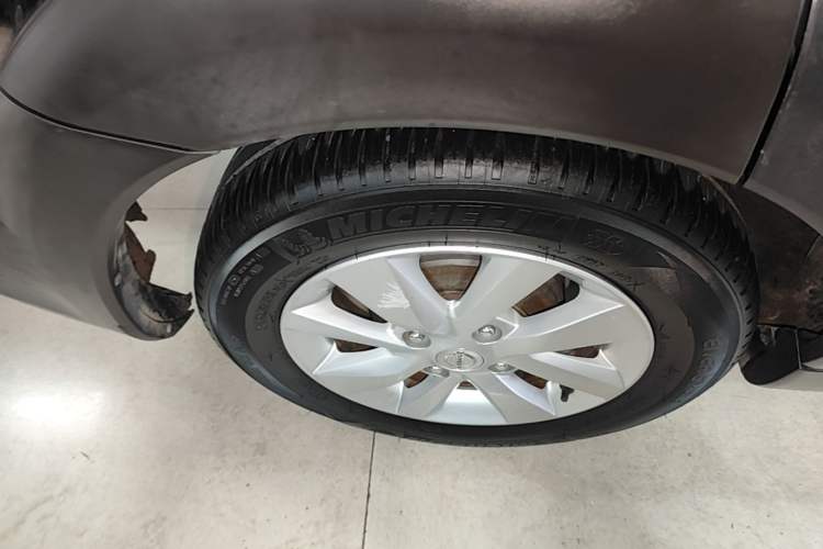 Used Nissan Livina 2013 Jinrui 1.6XL CVT Comfort Edition Exterior 5