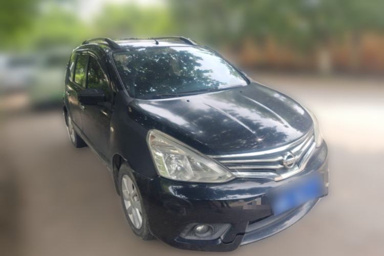 Used Nissan Livina 2013 1.6XL CVT Luxury Edition Front Right 45 Deg