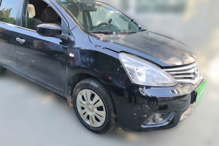 Used Nissan Livina 2013 1.6XE Manual Comfort Edition Front Right 45 Deg