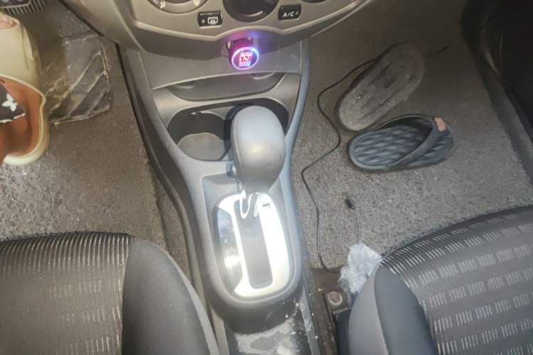 Used Nissan Livina 2013 Jinrui 1.6XL CVT Comfort Edition Gear Lever
