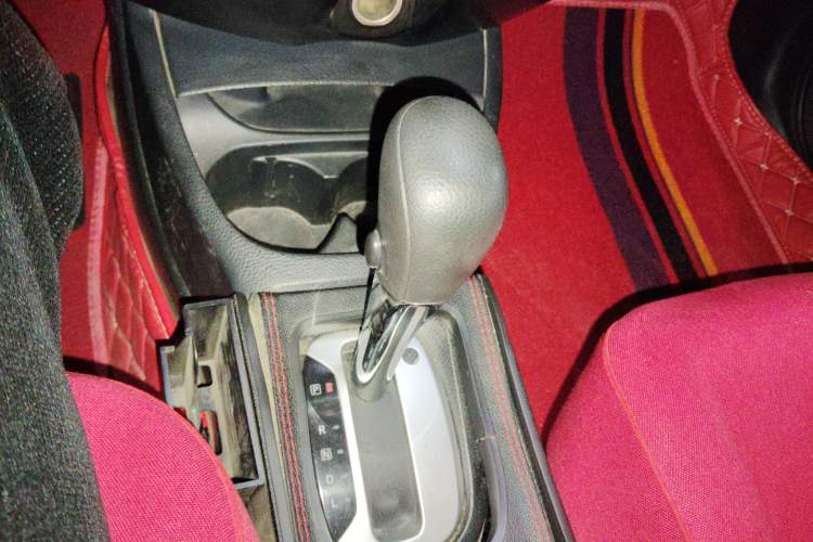 Used Nissan Livina 2013 1.6XE CVT Comfort Edition Gear Lever
