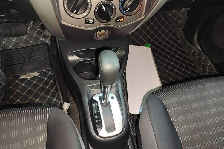 Used Nissan Livina 2013 Jinrui 1.6XL CVT Comfort Edition Gear Lever