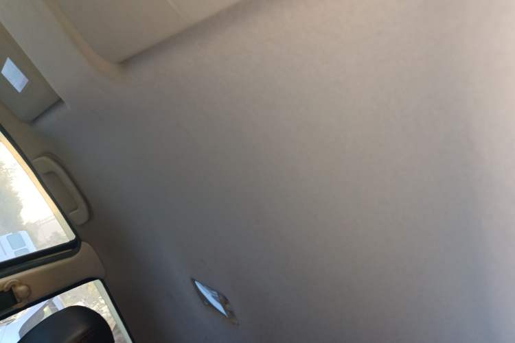 Used Nissan Livina 2013 1.6XE Manual Comfort Edition Headliner