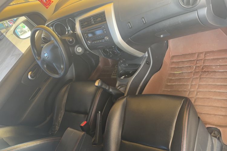 Used Nissan Livina 2013 1.6XE Manual Comfort Edition Interior 1
