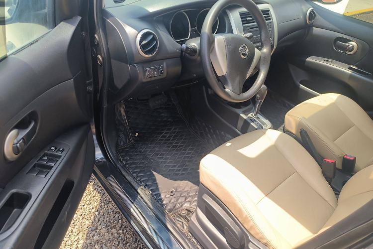 Used Nissan Livina 2013 1.6XL CVT Luxury Edition Interior 2