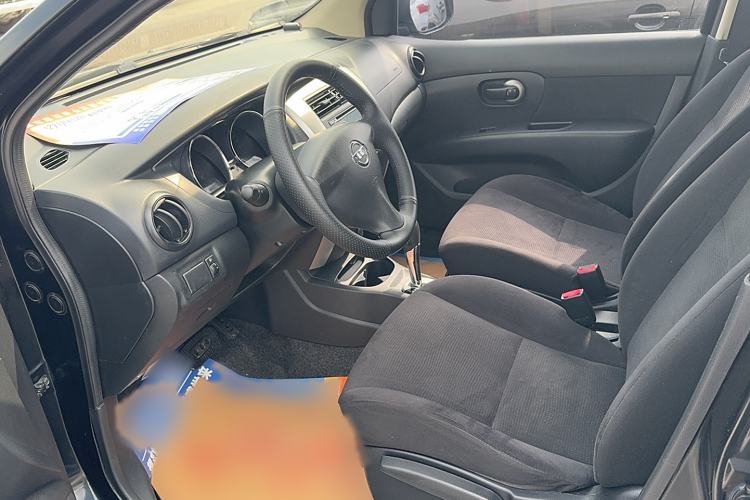 Used Nissan Livina 2013 1.6XE CVT Comfort Edition Interior 3