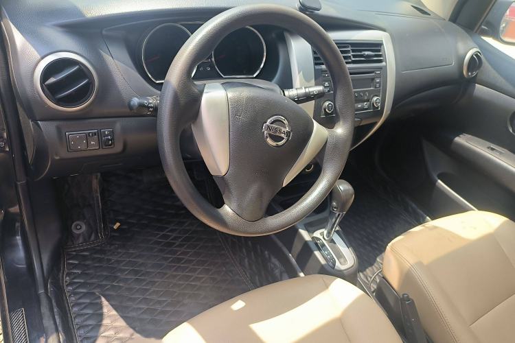 Used Nissan Livina 2013 1.6XL CVT Luxury Edition Interior 3