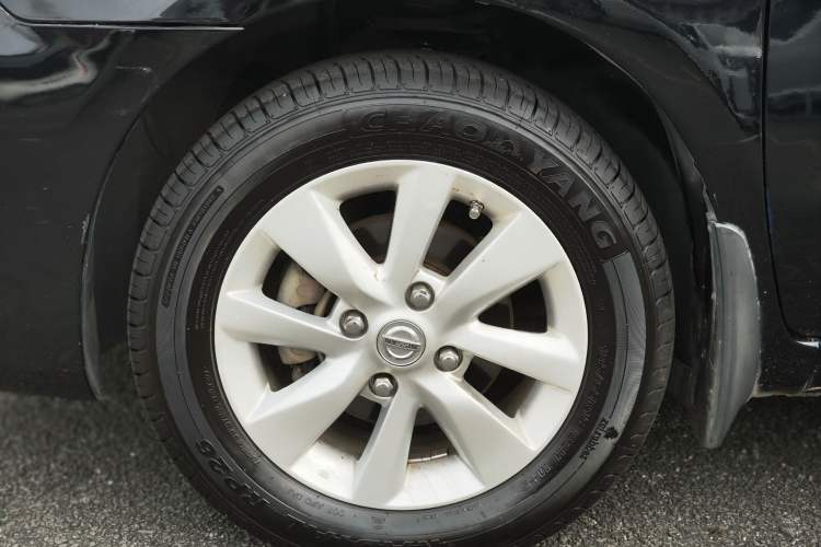 Used Nissan Livina 2013 1.6XE CVT Comfort Edition Interior 4