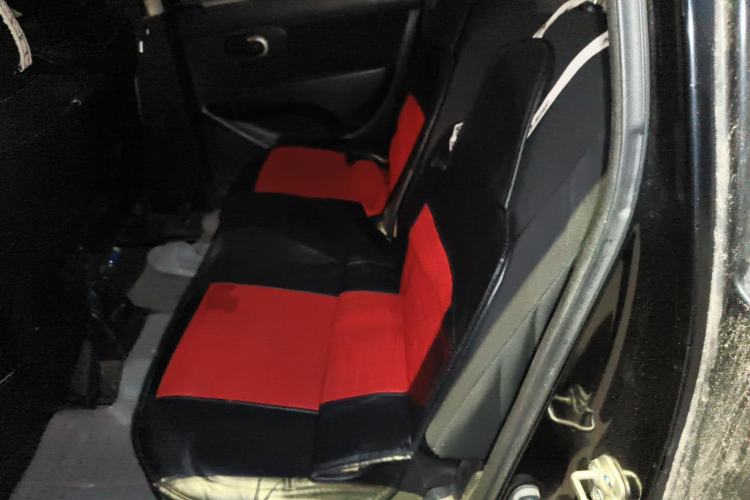 Used Nissan Livina 2013 1.6XE Manual Comfort Edition Interior 4