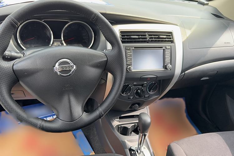 Used Nissan Livina 2013 1.6XE CVT Comfort Edition Interior 5