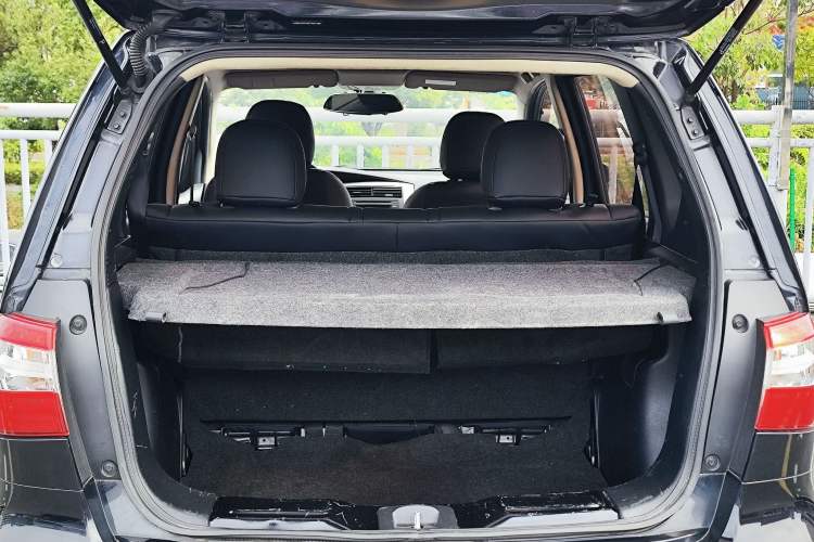 Used Nissan Livina 2013 1.6XE CVT Comfort Edition Interior 5