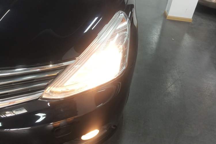 Used Nissan Livina 2013 1.6XE CVT Comfort Edition Left Front Headlight