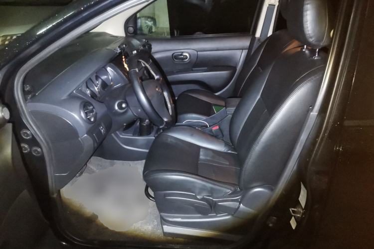 Used Nissan Livina 2013 1.6XE CVT Comfort Edition Left Front Seat