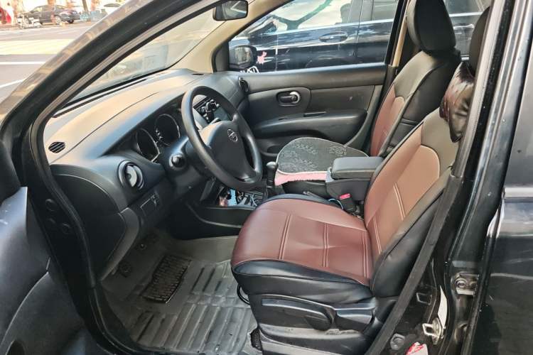Used Nissan Livina 2013 1.6XE Manual Comfort Edition Left Front Seat