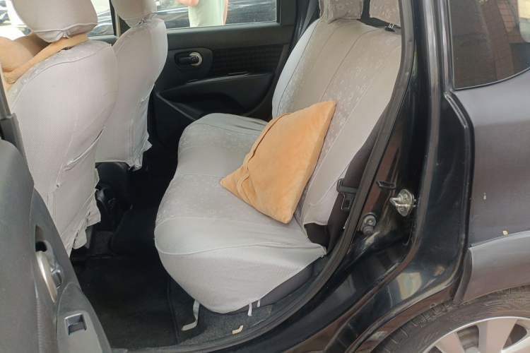 Used Nissan Livina 2013 Jingrui 1.6XL Manual Comfort Edition Left Rear Seat