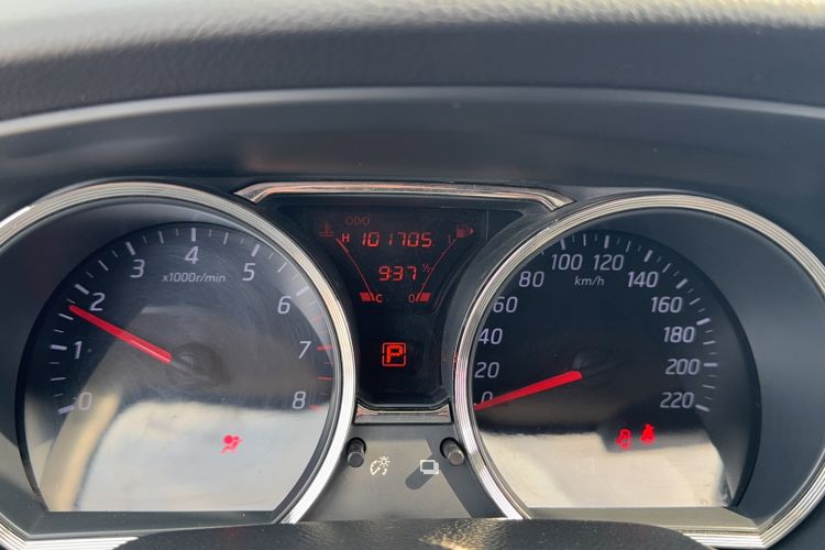 Used Nissan Livina 2013 1.6XE CVT Comfort Edition Odometer Close Up
