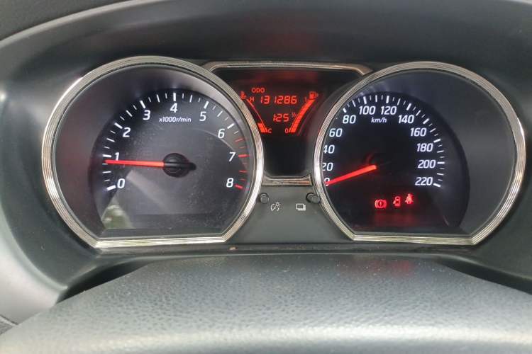 Used Nissan Livina 2013 Jingrui 1.6XL Manual Comfort Edition Odometer Close Up