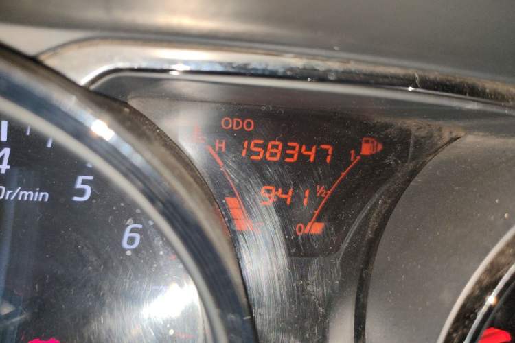 Used Nissan Livina 2013 Jingrui 1.6XL Manual Comfort Edition Odometer Close Up