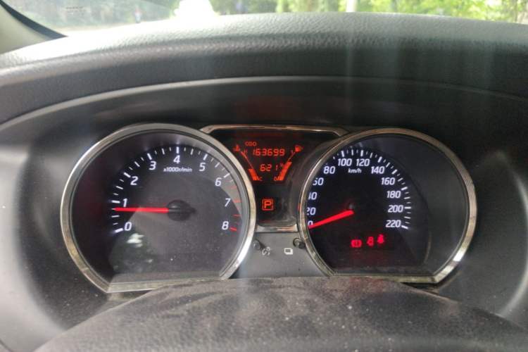 Used Nissan Livina 2013 1.6XL CVT Luxury Edition Odometer Close Up