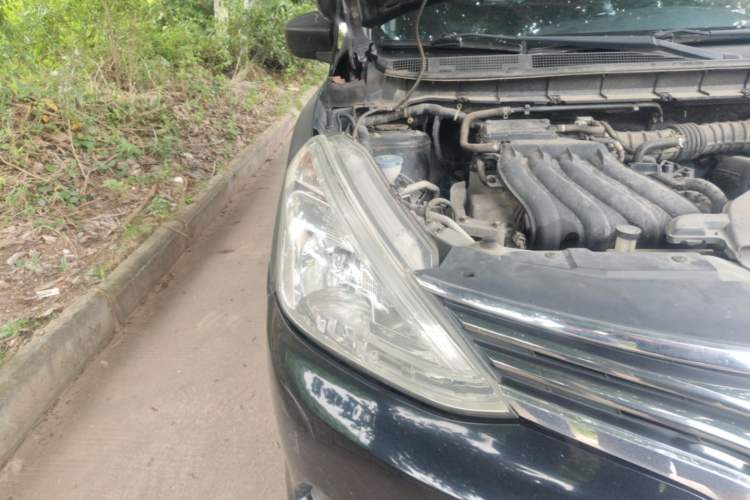 Used Nissan Livina 2013 1.6XL CVT Luxury Edition Right Front Headlight