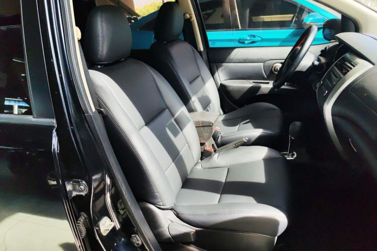 Used Nissan Livina 2013 1.6XE CVT Comfort Edition Right Front Seat