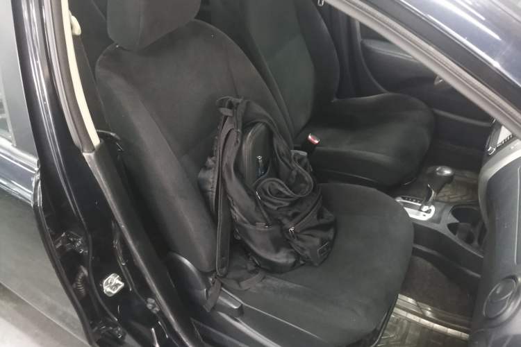 Used Nissan Livina 2013 1.6XE CVT Comfort Edition Right Front Seat