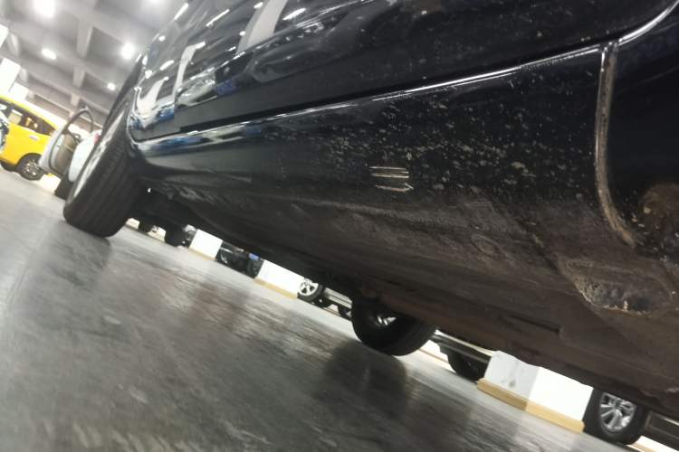 Used Nissan Livina 2013 1.6XE CVT Comfort Edition Right Side Sill