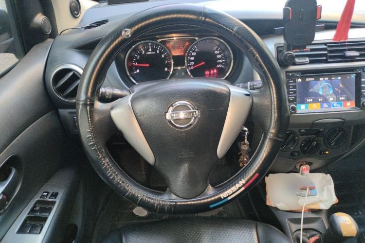 Used Nissan Livina 2013 Jingrui 1.6XL Manual Comfort Edition Steering Wheel
