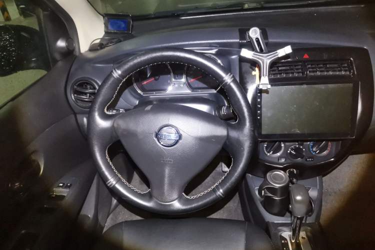 Used Nissan Livina 2013 1.6XE CVT Comfort Edition Steering Wheel