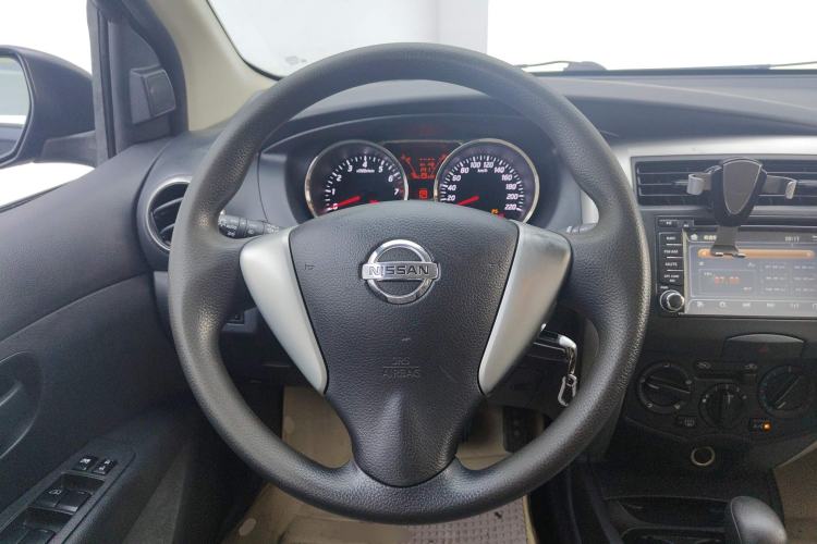 Used Nissan Livina 2013 1.6XL CVT Luxury Edition Steering Wheel