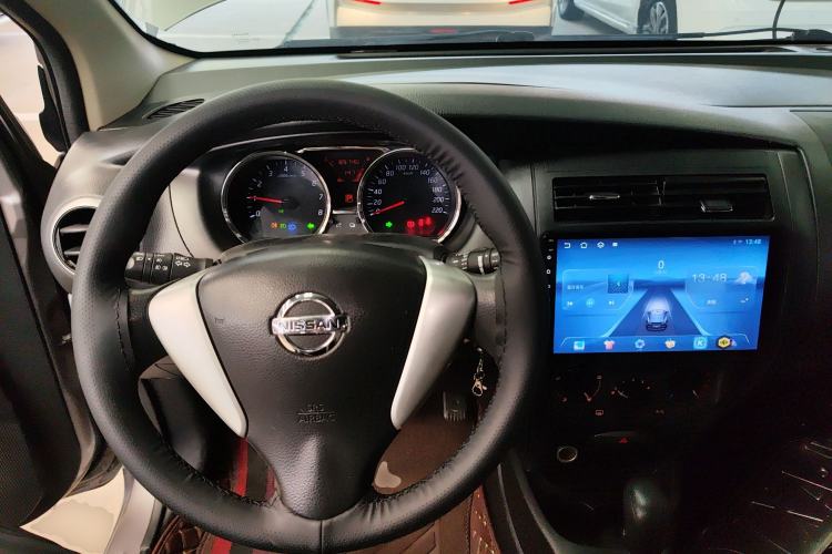 Used Nissan Livina 2013 Jinrui 1.6XL CVT Comfort Edition Center Console