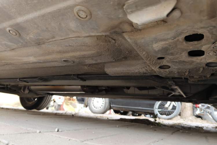 Used Nissan Livina 2013 1.6XE Manual Comfort Edition Chassis Front Right