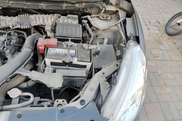 Used Nissan Livina 2013 1.6XE Manual Comfort Edition Engine Bay Left