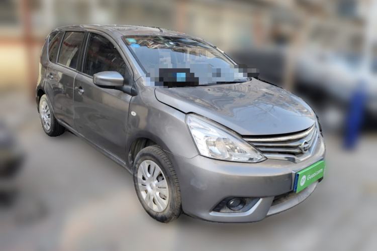 Used Nissan Livina 2013 1.6XE Manual Comfort Edition Front Right 45 Deg