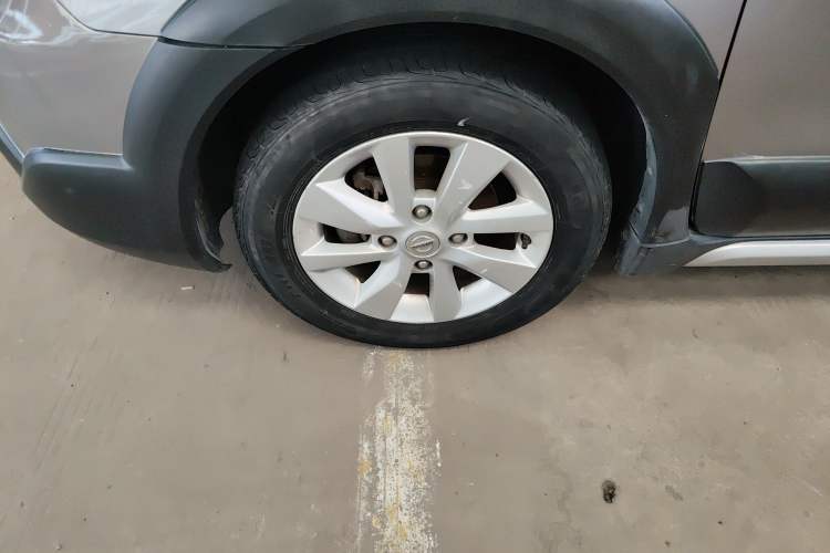 Used Nissan Livina 2013 Jinrui 1.6XL CVT Comfort Edition Left Front Wheel Hub