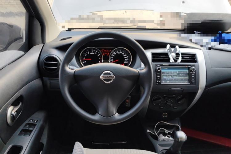 Used Nissan Livina 2013 1.6XE Manual Comfort Edition Steering Wheel