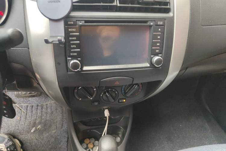 Used Nissan Livina 2013 1.6XE CVT Comfort Edition Audio And AC Panel