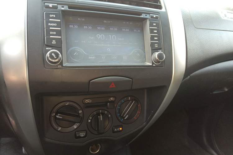 Used Nissan Livina 2013 1.6XE Manual Comfort Edition Audio And AC Panel