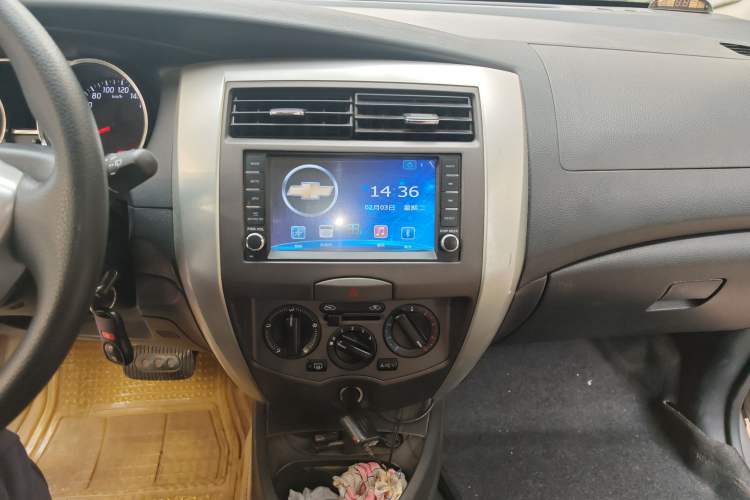 Used Nissan Livina 2013 Jinrui 1.6XL CVT Comfort Edition Audio And AC Panel