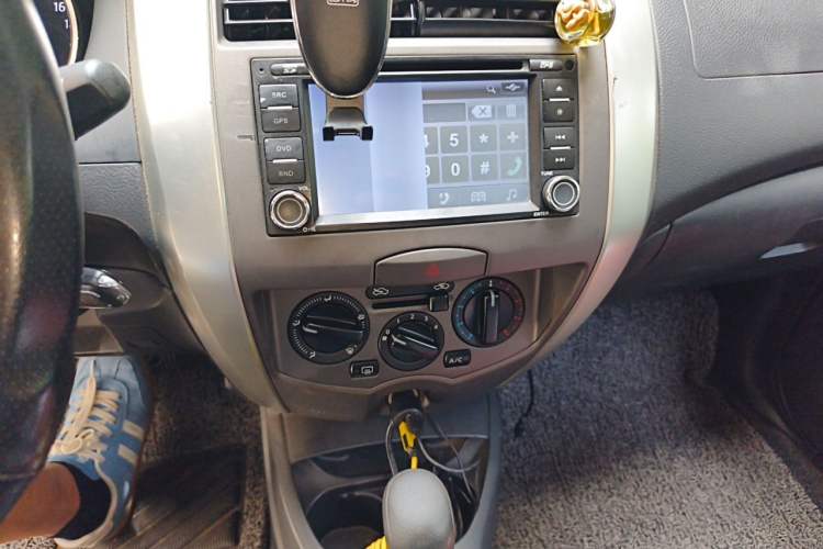 Used Nissan Livina 2013 Jinrui 1.6XL CVT Comfort Edition Audio And AC Panel