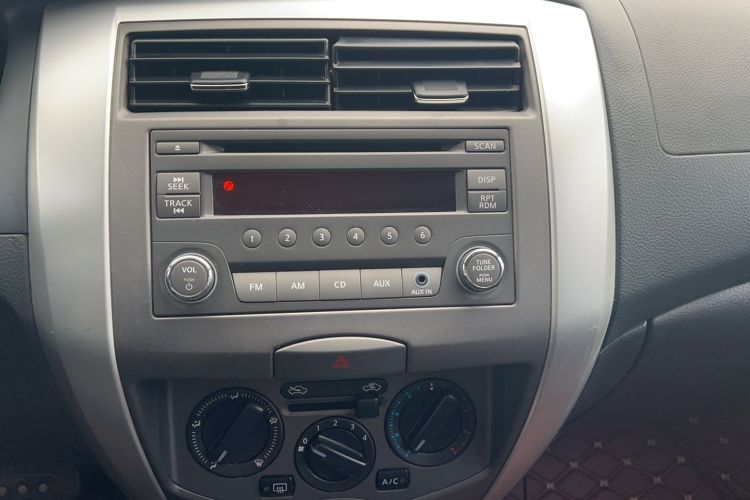 Used Nissan Livina 2013 JINRUI 1.6XV CVT Luxury Edition Audio And AC Panel