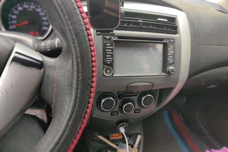 Used Nissan Livina 2013 Jingrui 1.6XL Manual Comfort Edition Audio And AC Panel