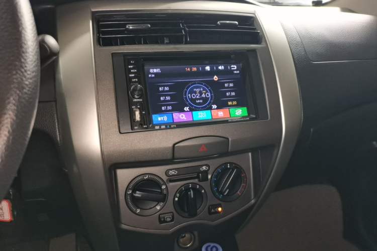 Used Nissan Livina 2013 Jinrui 1.6XL CVT Comfort Edition Audio And AC Panel