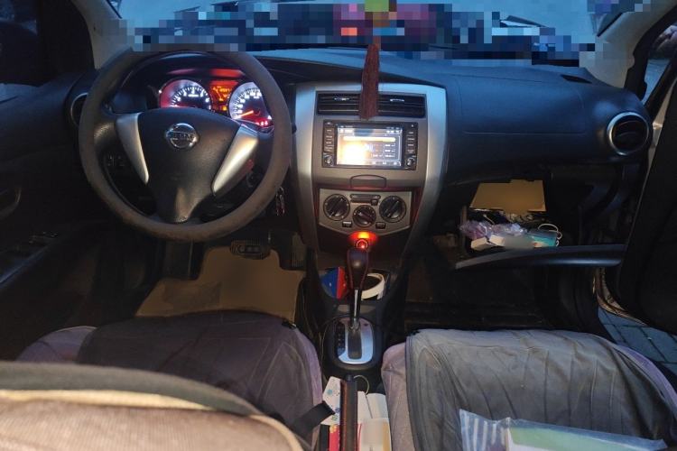 Used Nissan Livina 2013 Jinrui 1.6XL CVT Comfort Edition Center Console