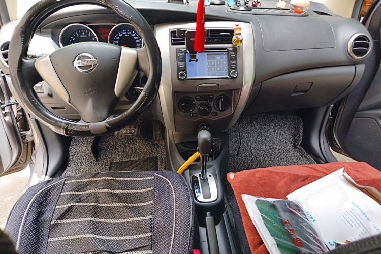 Used Nissan Livina 2013 Jinrui 1.6XL CVT Comfort Edition Center Console