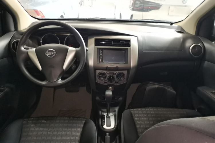 Used Nissan Livina 2013 Jinrui 1.6XL CVT Comfort Edition Center Console
