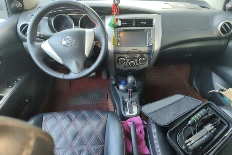 Used Nissan Livina 2013 Jinrui 1.6XL CVT Comfort Edition Center Console